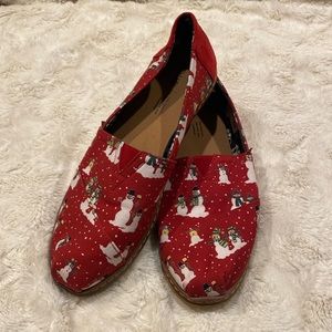 TOMS Christmas espadrilles, red with white snowman and snowflakes size 9.5